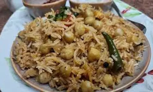 Kabuli Chana Pulao मेहमान को परोसे यह शानदार डिश Kabuli Chana Pulao मेहमान को परोसे यह शानदार डिश