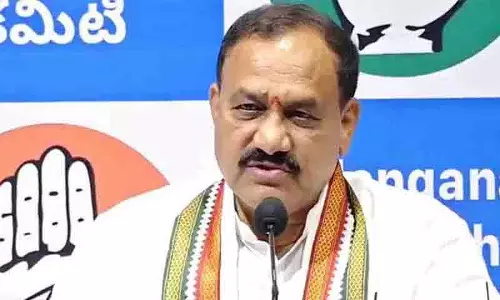 अपनी विफलताओं को छिपाने के लिए अधिकारियों पर आरोप लगाना Telangana में आम बात अपनी विफलताओं को छिपाने के लिए अधिकारियों पर आरोप लगाना Telangana में आम बात