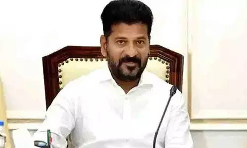 KCR पर आपत्तिजनक टिप्पणी के लिए BRS नेताओं ने सीएम रेवंत रेड्डी के खिलाफ शिकायत दर्ज कराई