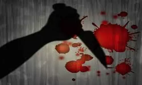Bijnor: शराब पीने से रोकने पर पिता ने बेटे को चाकू से गोदा Bijnor: शराब पीने से रोकने पर पिता ने बेटे को चाकू से गोदा