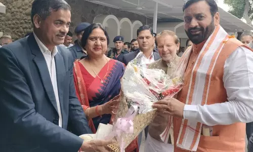 Haryana : नवनियुक्त मेयर सुमन बेहमानी ने सीएम नायब सैनी से मुलाकात की Haryana : नवनियुक्त मेयर सुमन बेहमानी ने सीएम नायब सैनी से मुलाकात की