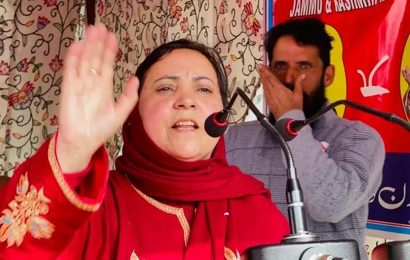 आरक्षण को तर्कसंगत बनाने के लिए सीएम ने पैनल गठित किया: Sakina Itoo आरक्षण को तर्कसंगत बनाने के लिए सीएम ने पैनल गठित किया: Sakina Itoo
