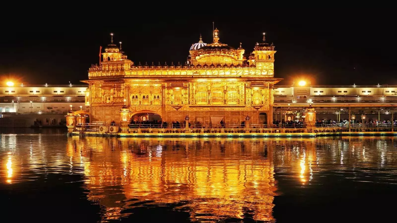 Breaking News : अमृतसर में मंदिर पर ग्रेनेड हमला Breaking News : अमृतसर में मंदिर पर ग्रेनेड हमला