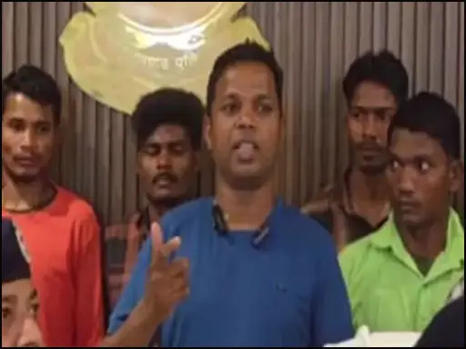 बीमारी से जूझ रहे कई नक्सली, परेशानी बताने पर गोली मार देते है बड़े लीडर बीमारी से जूझ रहे कई नक्सली, परेशानी बताने पर गोली मार देते है बड़े लीडर