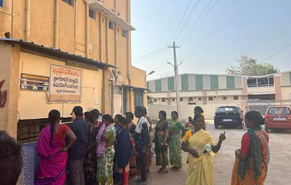 Nalgonda अस्पताल में बुनियादी सुविधाओं की भारी कमी Nalgonda अस्पताल में बुनियादी सुविधाओं की भारी कमी