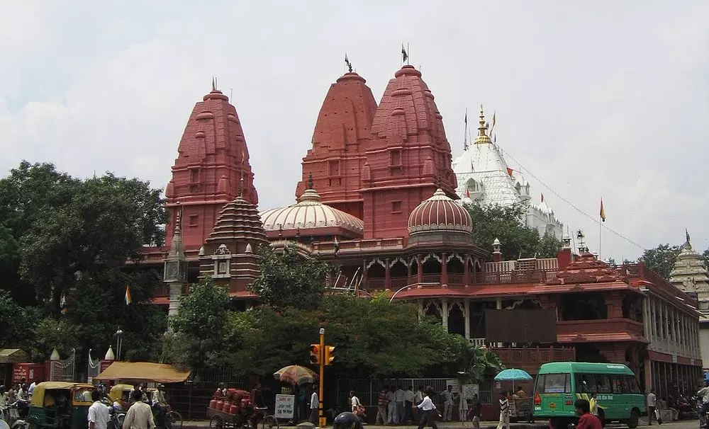 भूतों ने किया था इस मंदिर का निर्माण, जानिए Lal Mandir से जुड़े दावे भूतों ने किया था इस मंदिर का निर्माण, जानिए Lal Mandir से जुड़े दावे