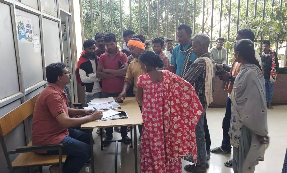 पुलिस गाड़ी से टकराई बाइक, सवार की मौत पुलिस गाड़ी से टकराई बाइक, सवार की मौत