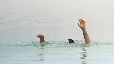 Sitapur: नदी में डूबने से तीन की मौत, तीन गंभीर कई लापता Sitapur: नदी में डूबने से तीन की मौत, तीन गंभीर कई लापता