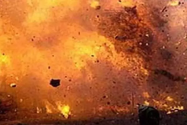 Amritsar : 2 बम धमाकों से मचा हड़कंप Amritsar : 2 बम धमाकों से मचा हड़कंप