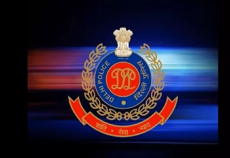 New Delhi: दिल्ली साइबर पुलिस ने महिला को ब्लैकमेल करने वाले व्यक्ति को गिरफ्तार किया New Delhi: दिल्ली साइबर पुलिस ने महिला को ब्लैकमेल करने वाले व्यक्ति को गिरफ्तार किया