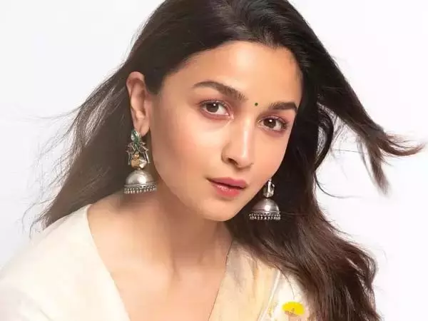 Alia Bhatt New Movie: जल्द ही इन नई फिल्मों में नजर आएंगी आलिया भट्ट, देखें लिस्ट Alia Bhatt New Movie: जल्द ही इन नई फिल्मों में नजर आएंगी आलिया भट्ट, देखें लिस्ट