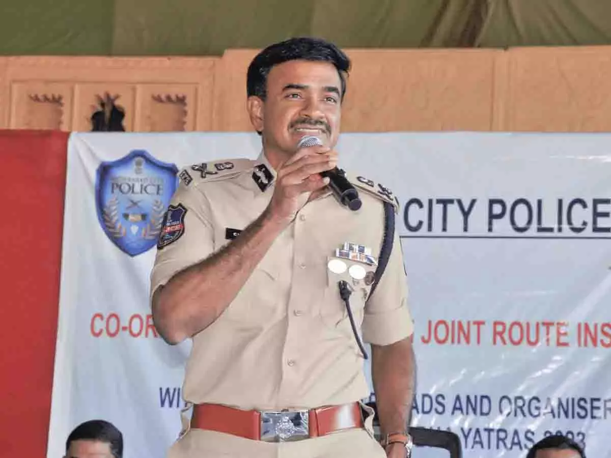 Hyderabad: 14 हजार पुलिसकर्मियों की मौजूदगी में चार घटनाएं Hyderabad: 14 हजार पुलिसकर्मियों की मौजूदगी में चार घटनाएं