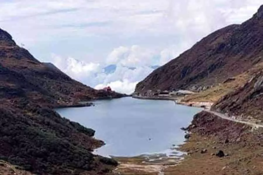 सिक्किम में पर्यटकों से प्रवेश शुल्क वसूलना शुरू, होटल चेक-इन पर लेंगे शुल्क सिक्किम में पर्यटकों से प्रवेश शुल्क वसूलना शुरू, होटल चेक-इन पर लेंगे शुल्क