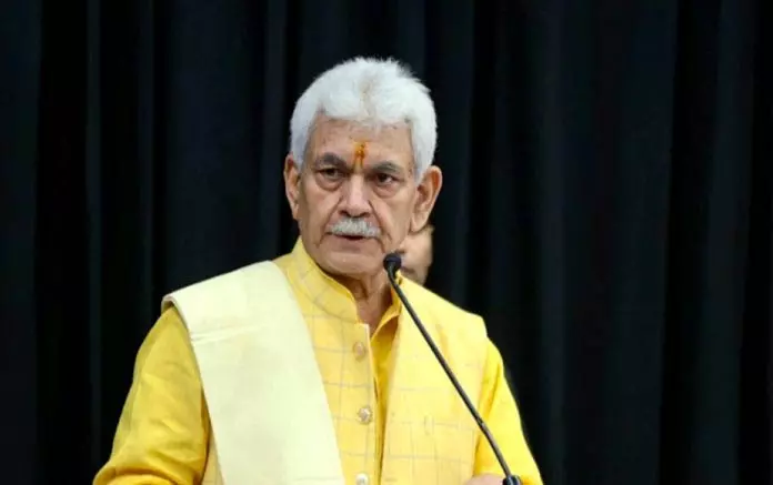 हम शिक्षा की शक्ति का उपयोग करके विकसित भारत का निर्माण कर सकते हैं: LG हम शिक्षा की शक्ति का उपयोग करके विकसित भारत का निर्माण कर सकते हैं: LG