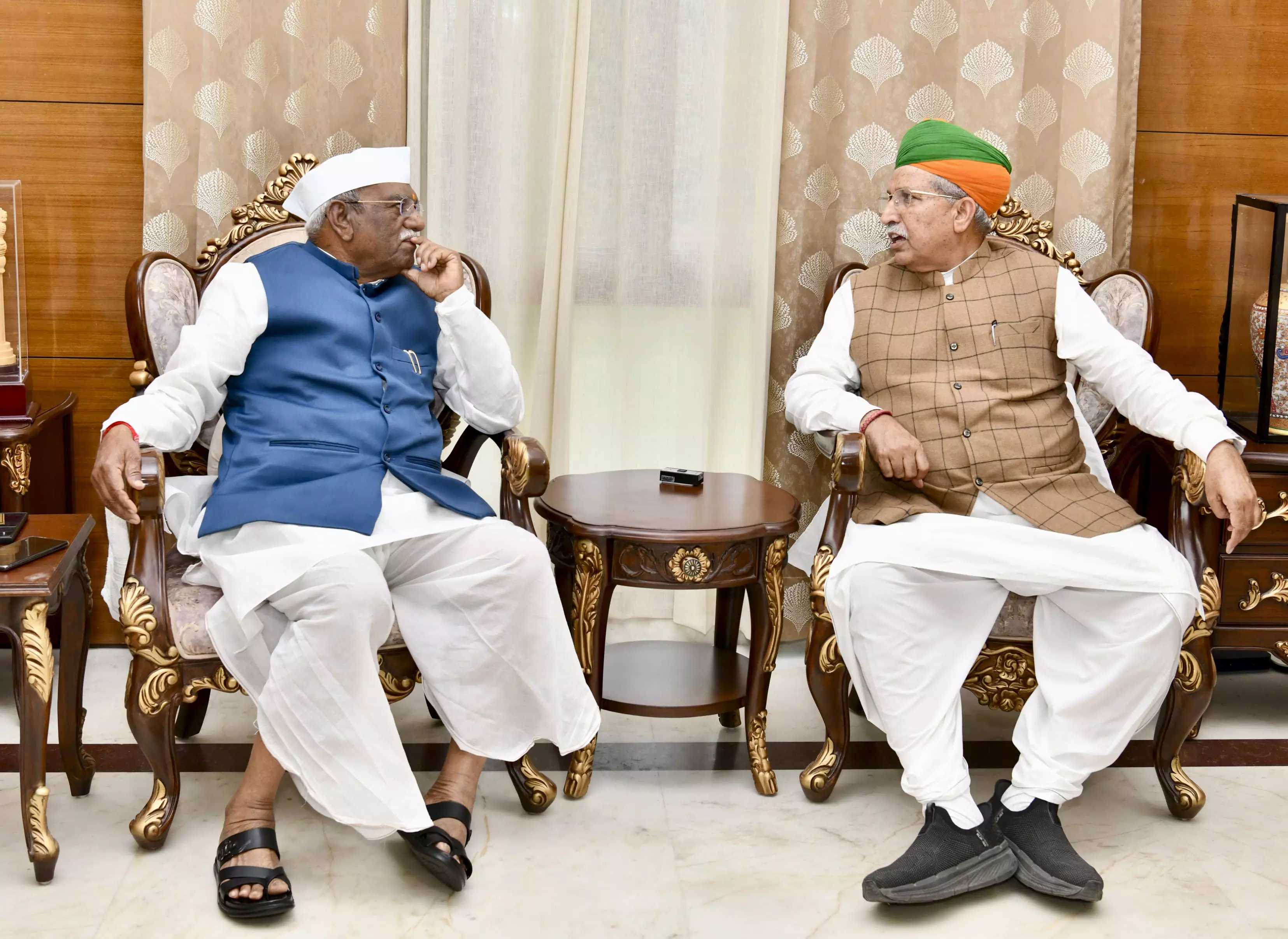 Jaipur : राज्यपाल बागडे से केंद्रीय विधि एवं न्याय मंत्री मेघवाल ने की शिष्टाचार भेंट Jaipur : राज्यपाल बागडे से केंद्रीय विधि एवं न्याय मंत्री मेघवाल ने की शिष्टाचार भेंट