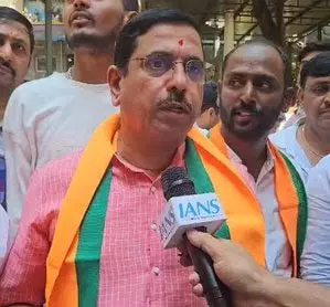 केंद्रीय मंत्री ने निविदाओं में मुसलमानों को 4 प्रतिशत कोटा देने पर Karnataka सरकार की आलोचना की केंद्रीय मंत्री ने निविदाओं में मुसलमानों को 4 प्रतिशत कोटा देने पर Karnataka सरकार की आलोचना की