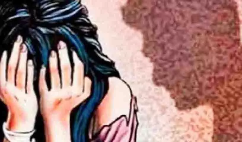 Bhadrachalam में कोर्ट कर्मचारी पर महिला कर्मचारियों का यौन उत्पीड़न करने का मामला दर्ज Bhadrachalam में कोर्ट कर्मचारी पर महिला कर्मचारियों का यौन उत्पीड़न करने का मामला दर्ज