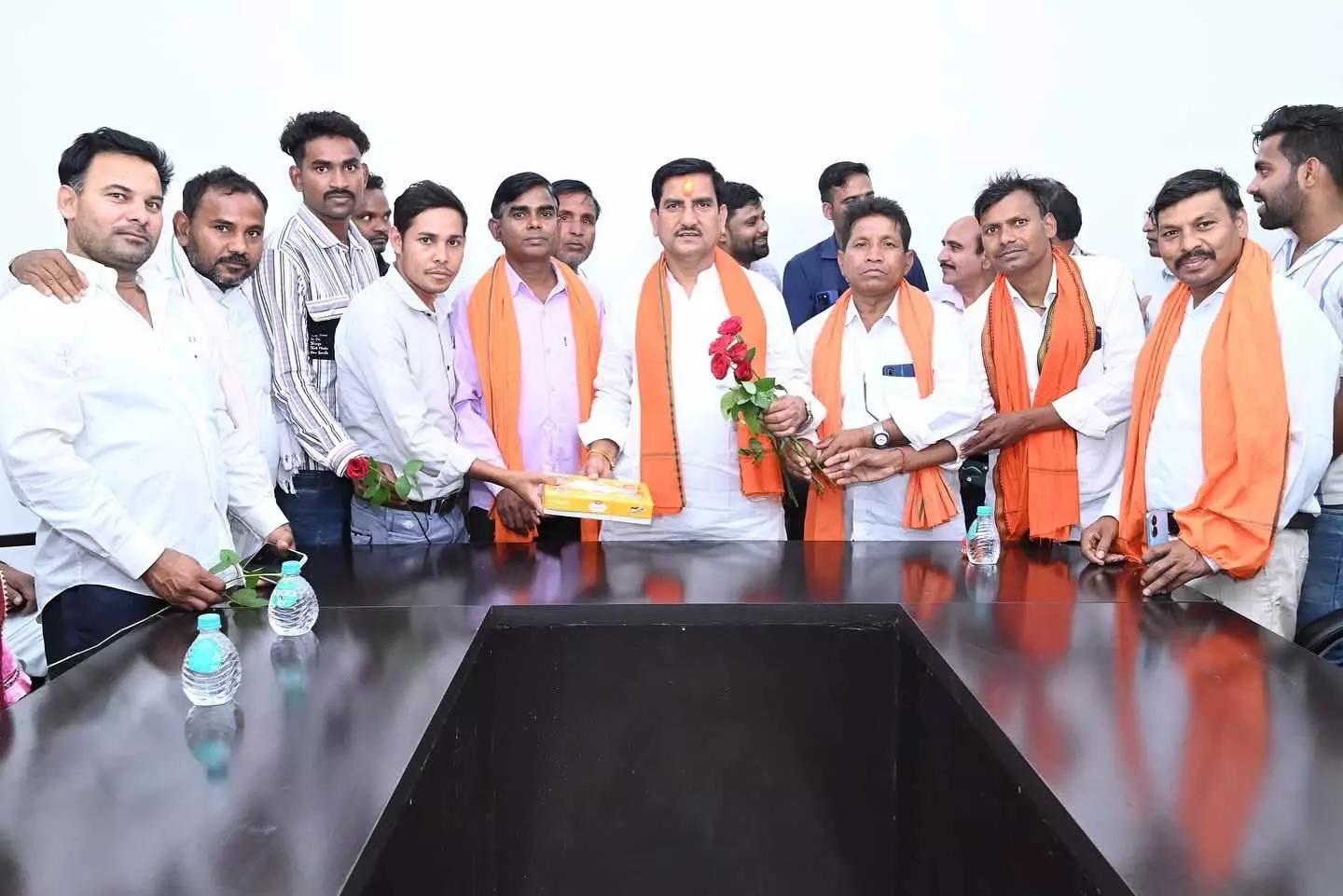नवनिर्वाचित जनप्रतिनिधियों का संसदीय कार्यालय में स्वागत: तोखन साहू नवनिर्वाचित जनप्रतिनिधियों का संसदीय कार्यालय में स्वागत: तोखन साहू