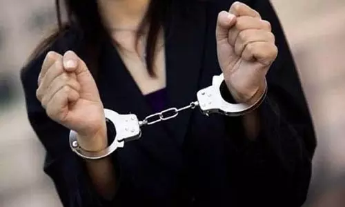 10 विदेशी महिलाएं गिरफ्तार, मकान मालिक पर भी कसा शिकंजा