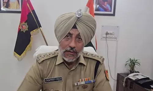 चंडीगढ़ में जीरकपुर बैरियर पर सड़क हादसा, तीन की मौत, आरोपी गिरफ्तार चंडीगढ़ में जीरकपुर बैरियर पर सड़क हादसा, तीन की मौत, आरोपी गिरफ्तार