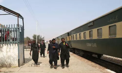 ट्रेन अपहरण संबंधी टिप्पणी पर भारत ने Pakistan की आलोचना की ट्रेन अपहरण संबंधी टिप्पणी पर भारत ने Pakistan की आलोचना की