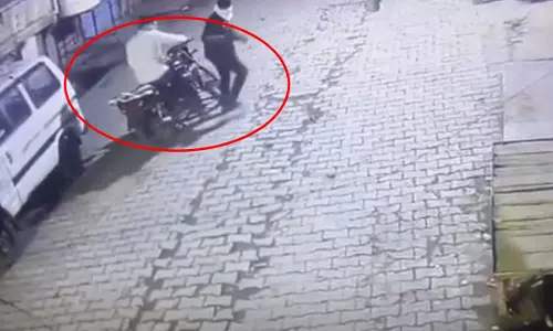 हत्या का LIVE वीडियो, युवक को गोलियों से भून डाला