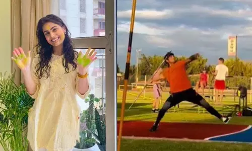 Manu Bhaker, नीरज चोपड़ा ने हर्षोल्लास के साथ मनाई होली