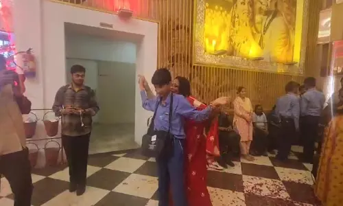दिव्यांगों और बुजुर्गों संग ऐतिहासिक होली - मां शक्ति दिव्यांगों और बुजुर्गों संग ऐतिहासिक होली - मां शक्ति