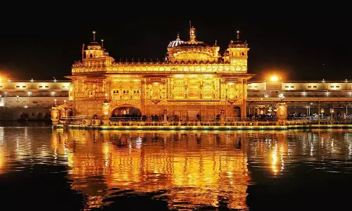 Breaking News : अमृतसर में मंदिर पर ग्रेनेड हमला Breaking News : अमृतसर में मंदिर पर ग्रेनेड हमला