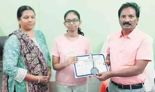 Prakasam की लड़की ने राष्ट्रीय महिला शतरंज चैंपियनशिप 2025 में कांस्य जीता Prakasam की लड़की ने राष्ट्रीय महिला शतरंज चैंपियनशिप 2025 में कांस्य जीता
