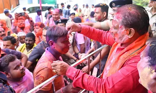 होली पर मुख्यमंत्री साय से मिलने उमड़ा जनसैलाब होली पर मुख्यमंत्री साय से मिलने उमड़ा जनसैलाब