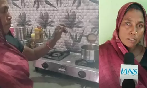 प्रधानमंत्री उज्ज्वला योजना से महिलाओं को मिला धुएं से निजात, लाभार्थी विशनी बाई ने पीएम मोदी का जताया आभार प्रधानमंत्री उज्ज्वला योजना से महिलाओं को मिला धुएं से निजात, लाभार्थी विशनी बाई ने पीएम मोदी का जताया आभार