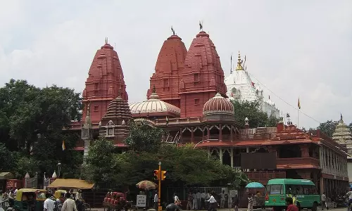 भूतों ने किया था इस मंदिर का निर्माण, जानिए Lal Mandir से जुड़े दावे भूतों ने किया था इस मंदिर का निर्माण, जानिए Lal Mandir से जुड़े दावे