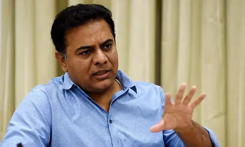 KTR ने सीएम रेवंत रेड्डी पर भाजपा के साथ गुप्त बैठकें करने का आरोप लगाया