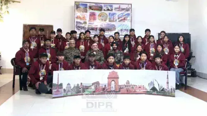 GOC 3 कोर ने राष्ट्रीय एकता यात्रा में ध्वज फहराया GOC 3 कोर ने राष्ट्रीय एकता यात्रा में ध्वज फहराया