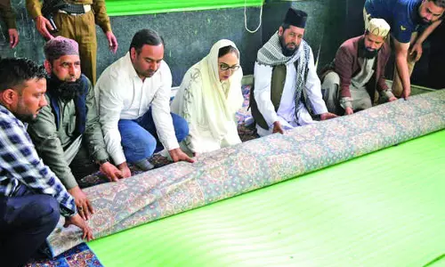 हमारे सूफी दरगाह सद्भाव और आध्यात्मिकता के केंद्र: Andrabi हमारे सूफी दरगाह सद्भाव और आध्यात्मिकता के केंद्र: Andrabi