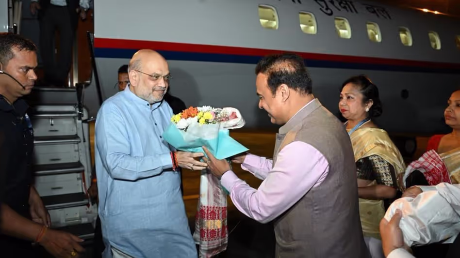 अमित शाह असम और Mizoram के तीन दिवसीय दौरे पर जोरहाट पहुंचे