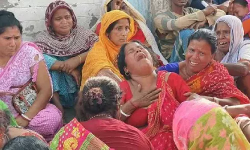 नादिया में SUV के अनियंत्रित होकर तीन ई-रिक्शा से टकराने से सात लोगों की मौत