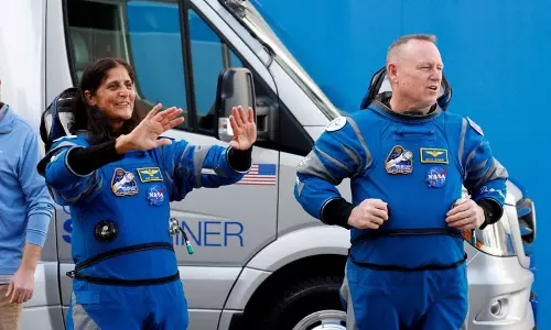 NASA  स्पेसएक्स क्रू-स्वैप लॉन्च के बाद सुनीता विलियम्स घर पहुंचने के एक कदम और करीब पहुंचीं