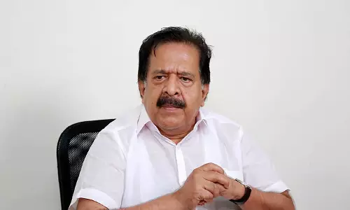 कांग्रेस नेता रमेश चेन्निथला ने SFI को भंग करने की मांग की कांग्रेस नेता रमेश चेन्निथला ने SFI को भंग करने की मांग की