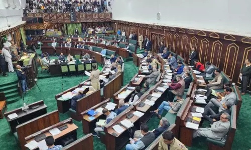 NC विधायक ने अपनी ही पार्टी के नेतृत्व की खुली अवहेलना की NC विधायक ने अपनी ही पार्टी के नेतृत्व की खुली अवहेलना की