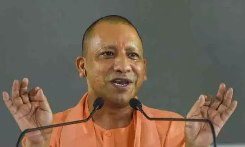 UP CM आदित्यनाथ ने ग़रीबों की अवैध रूप से कब्ज़े वाली ज़मीन को वापस लेने का आदेश दिया UP CM आदित्यनाथ ने ग़रीबों की अवैध रूप से कब्ज़े वाली ज़मीन को वापस लेने का आदेश दिया