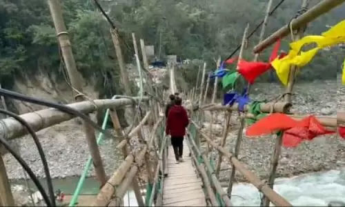 Sikkim में जीएलओएफ से क्षतिग्रस्त संकलांग पुल का पुनर्निर्माण जून के अंत तक पूरा हो जाएगा