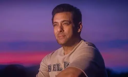 सलमान खान ने रश्मिका मंदाना के साथ सिकंदर की शूटिंग खत्म करने के तुरंत बाद दाढ़ी कटवा ली सलमान खान ने रश्मिका मंदाना के साथ सिकंदर की शूटिंग खत्म करने के तुरंत बाद दाढ़ी कटवा ली