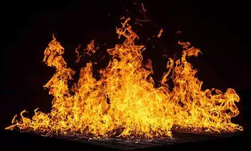 Kokapet के रेस्टोरेंट में लगी भीषण आग, छह तकनीशियन घायल Kokapet के रेस्टोरेंट में लगी भीषण आग, छह तकनीशियन घायल
