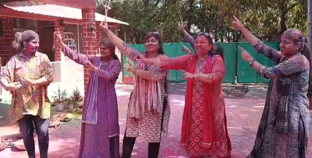 उत्साह के साथ मनाया गया होली का पर्व, रमजान का जुमा होने के कारण पुलिस ने किए थे कड़े सुरक्षा के इंतजाम