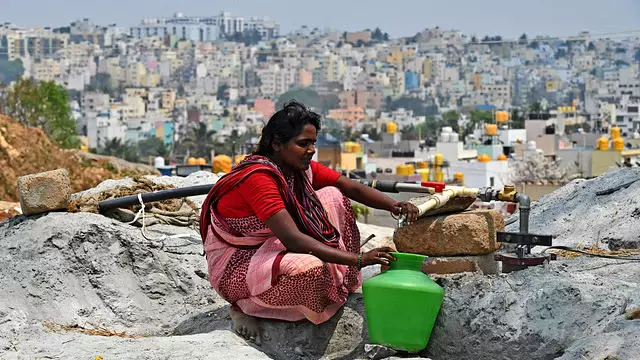Karnataka: भीषण गर्मी से भारत बेहाल Karnataka: भीषण गर्मी से भारत बेहाल