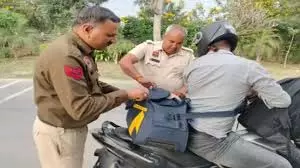 Gurugram पुलिस ने होली पर 693 चालान काटे Gurugram पुलिस ने होली पर 693 चालान काटे