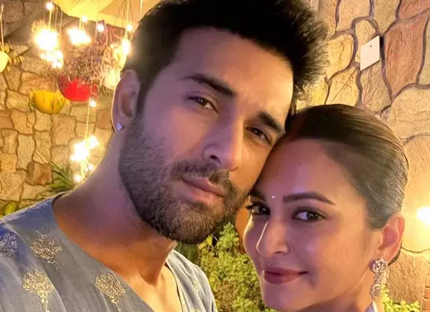 Entertainment : शादी की सालगिरह पर कीर्ति खरबंदा ने साझा की रोमांटिक पोस्ट Entertainment : शादी की सालगिरह पर कीर्ति खरबंदा ने साझा की रोमांटिक पोस्ट