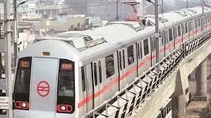 Delhi मेट्रो ट्रैक से तांबे केबल चुराने के आरोप में 5 लोग गिरफ्तार Delhi मेट्रो ट्रैक से तांबे केबल चुराने के आरोप में 5 लोग गिरफ्तार
